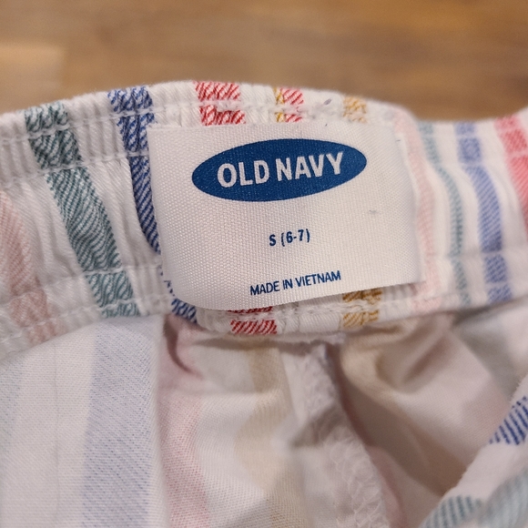 Old Navy size 6-7 girls striped fabric shorts - Picture 3 of 3